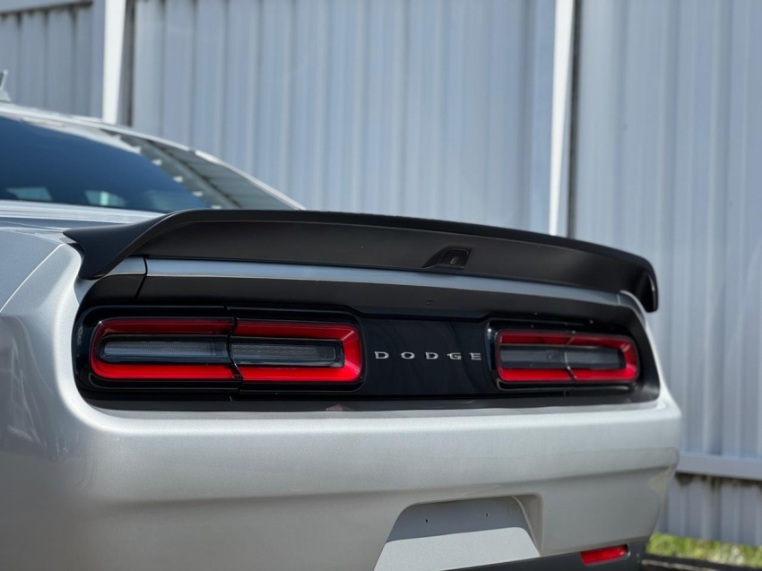 Dodge-CHALLENGER-6.4 V8 HEMI GASOLINA R/T SCAT PACK TORQUEFLITE