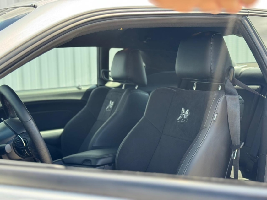 Dodge-CHALLENGER-6.4 V8 HEMI GASOLINA R/T SCAT PACK TORQUEFLITE