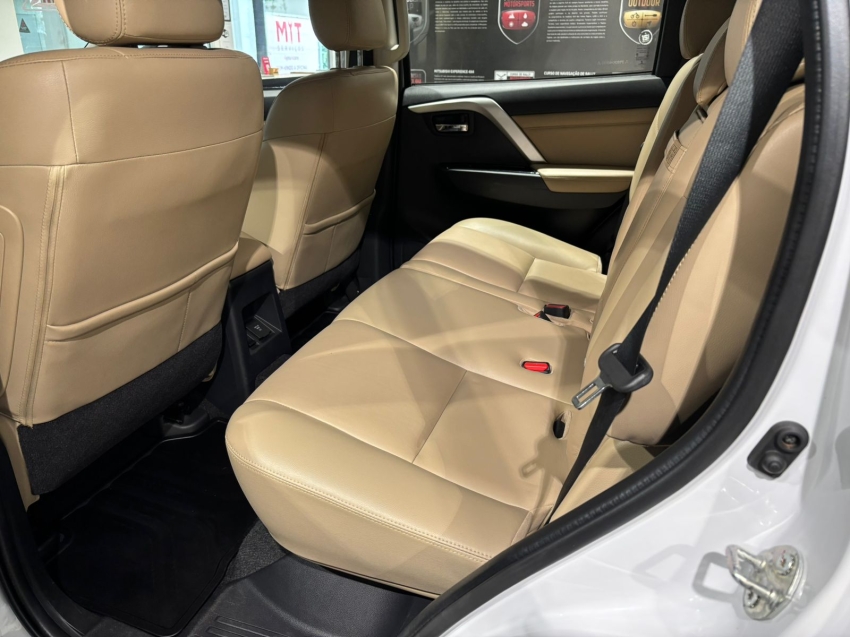 Mitsubishi-PAJERO SPORT-2.4 16V MIVEC TURBO DIESEL HPE-S AWD AUTOMÁTICO