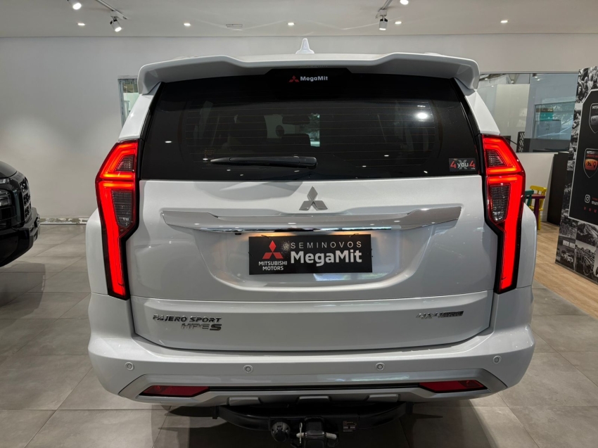 Mitsubishi-PAJERO SPORT-2.4 16V MIVEC TURBO DIESEL HPE-S AWD AUTOMÁTICO