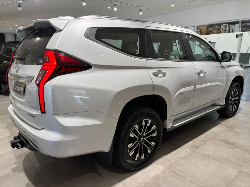 Mitsubishi-PAJERO SPORT-2.4 16V MIVEC TURBO DIESEL HPE-S AWD AUTOMÁTICO