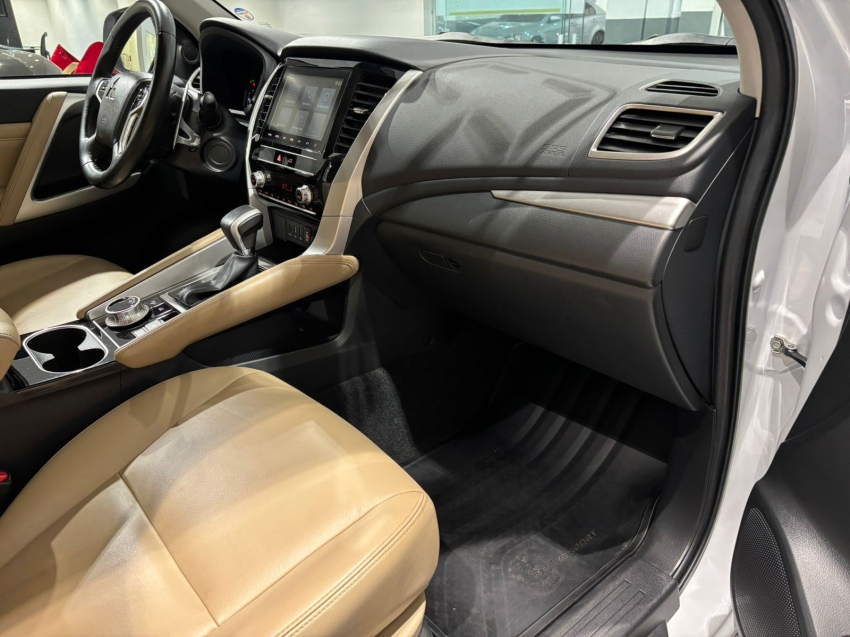 Mitsubishi-PAJERO SPORT-2.4 16V MIVEC TURBO DIESEL HPE-S AWD AUTOMÁTICO