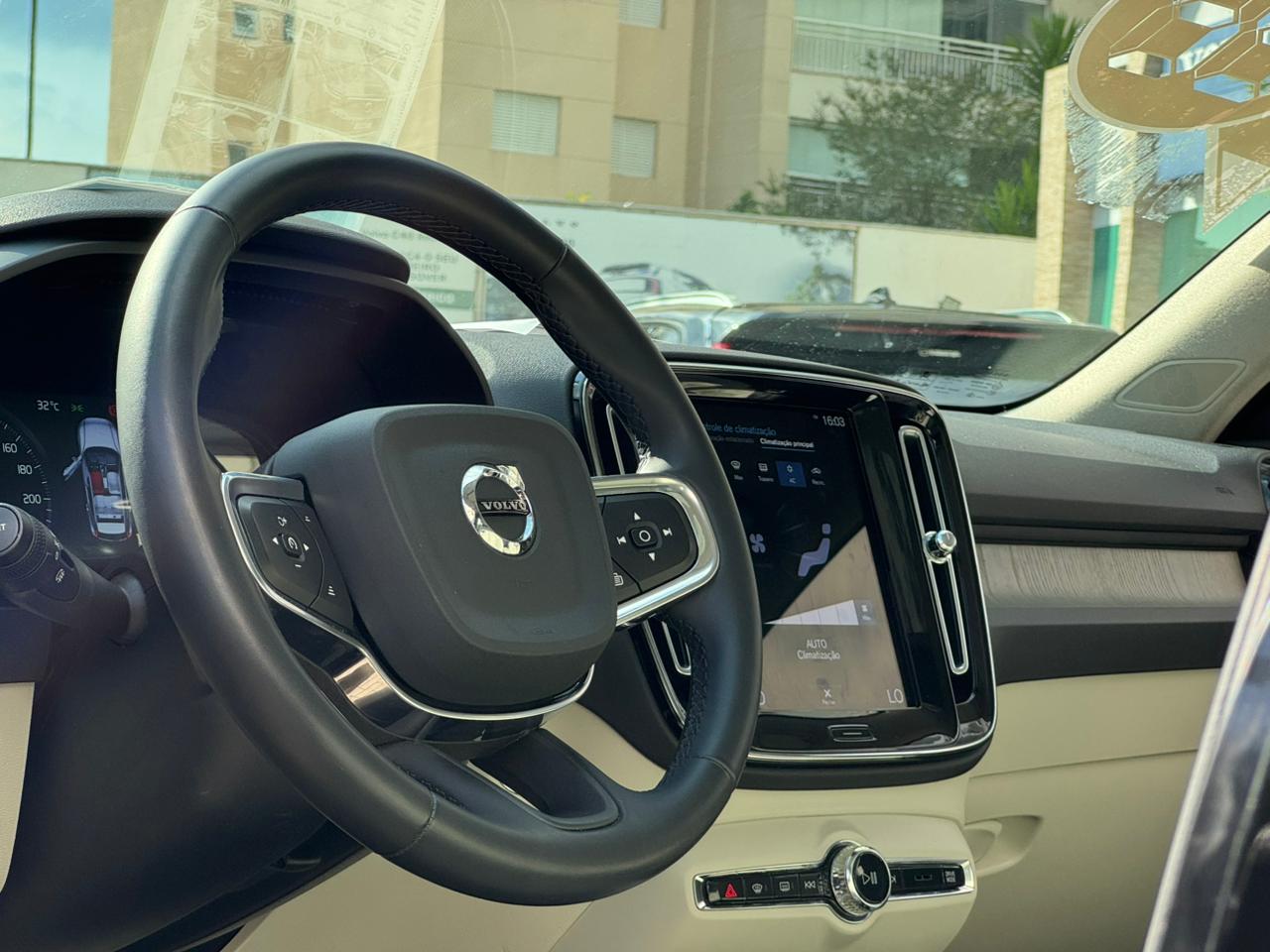 Volvo-XC 40-XC 40 T-5 INSCRIPTION 1.5 FWD (Híbrido)