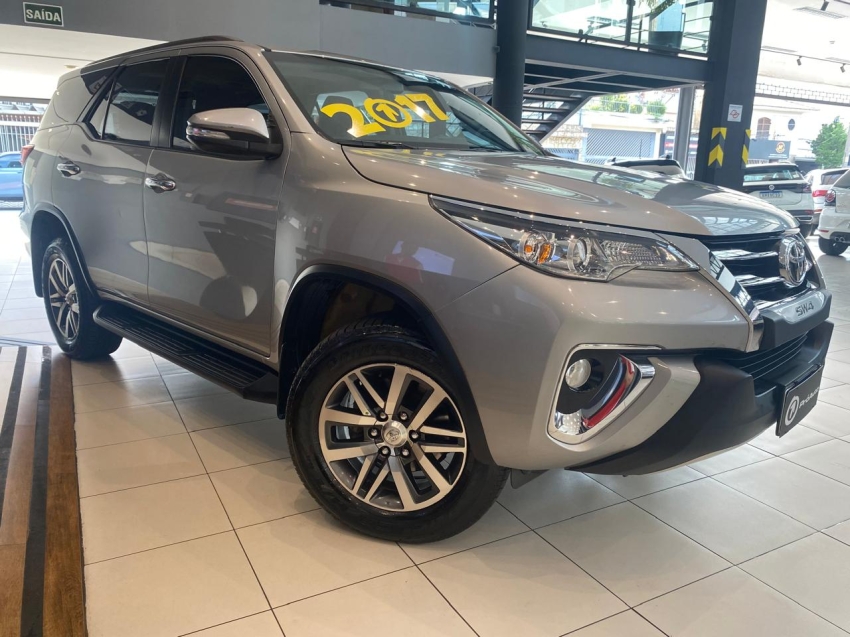 Toyota-HILUX SW4-2.7 SR 4X2 16V FLEX 4P AUTOMÁTICO