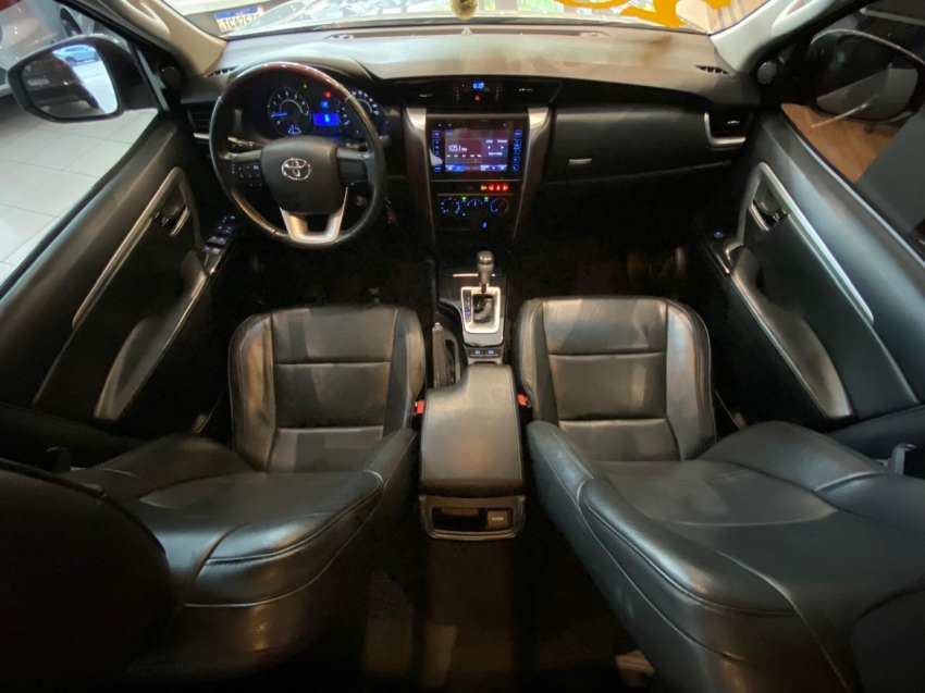 Toyota-HILUX SW4-2.7 SR 4X2 16V FLEX 4P AUTOMÁTICO