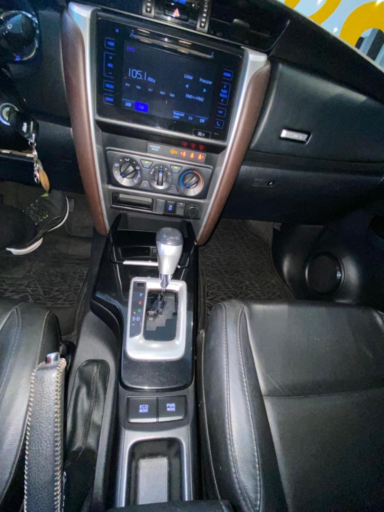 Toyota-HILUX SW4-2.7 SR 4X2 16V FLEX 4P AUTOMÁTICO