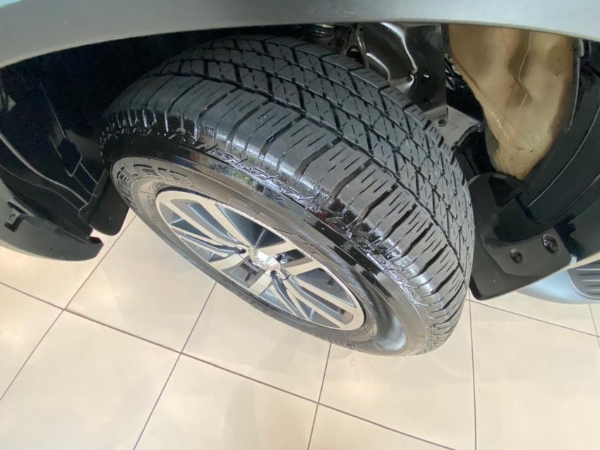 Toyota-HILUX SW4-2.7 SR 4X2 16V FLEX 4P AUTOMÁTICO