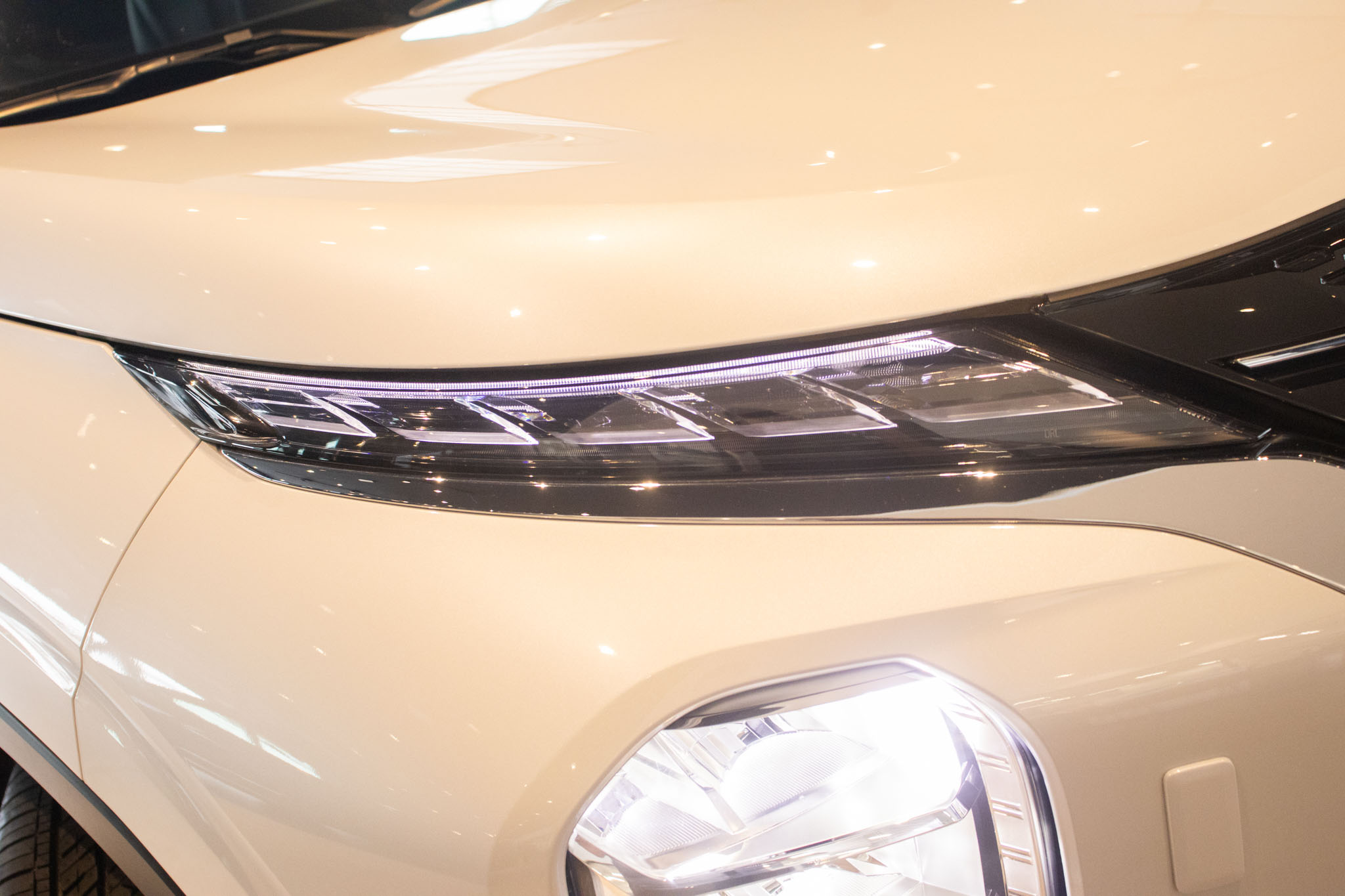 Mitsubishi-OUTLANDER-OUTLANDER HPE-S 2.4 4x4 Aut (Híbrido)