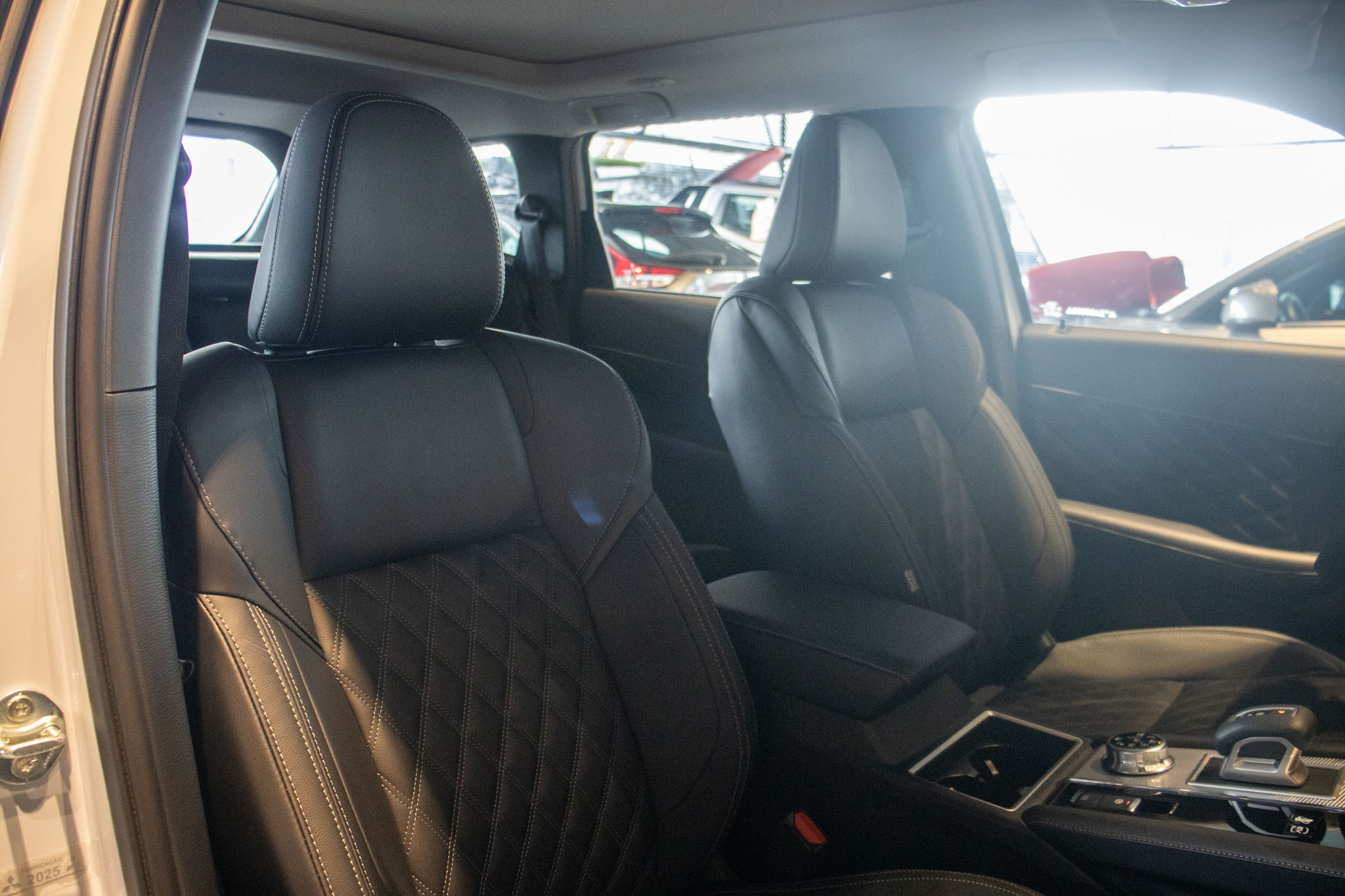 Mitsubishi-OUTLANDER-OUTLANDER HPE-S 2.4 4x4 Aut (Híbrido)