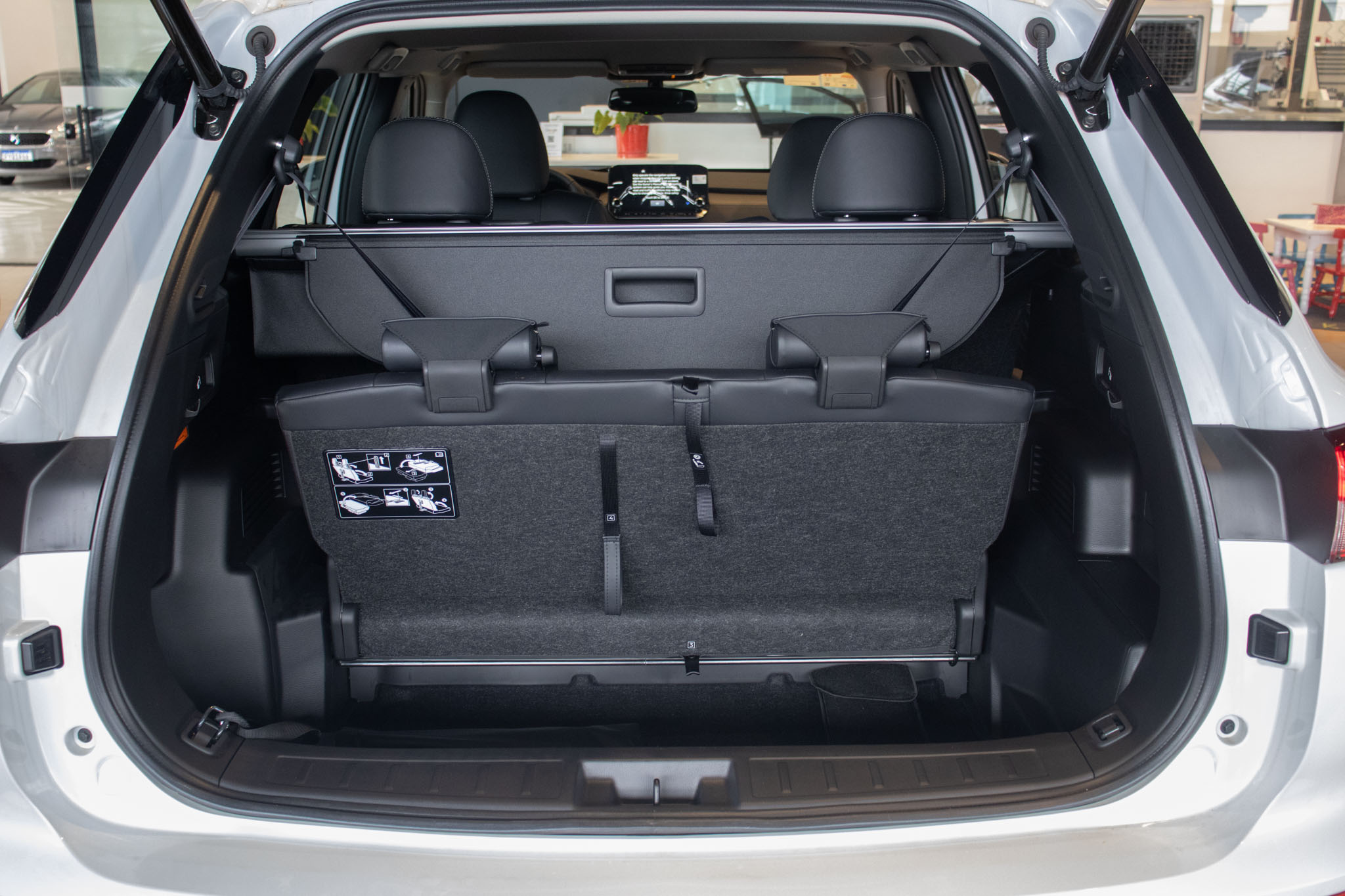 Mitsubishi-OUTLANDER-OUTLANDER HPE-S 2.4 4x4 Aut (Híbrido)