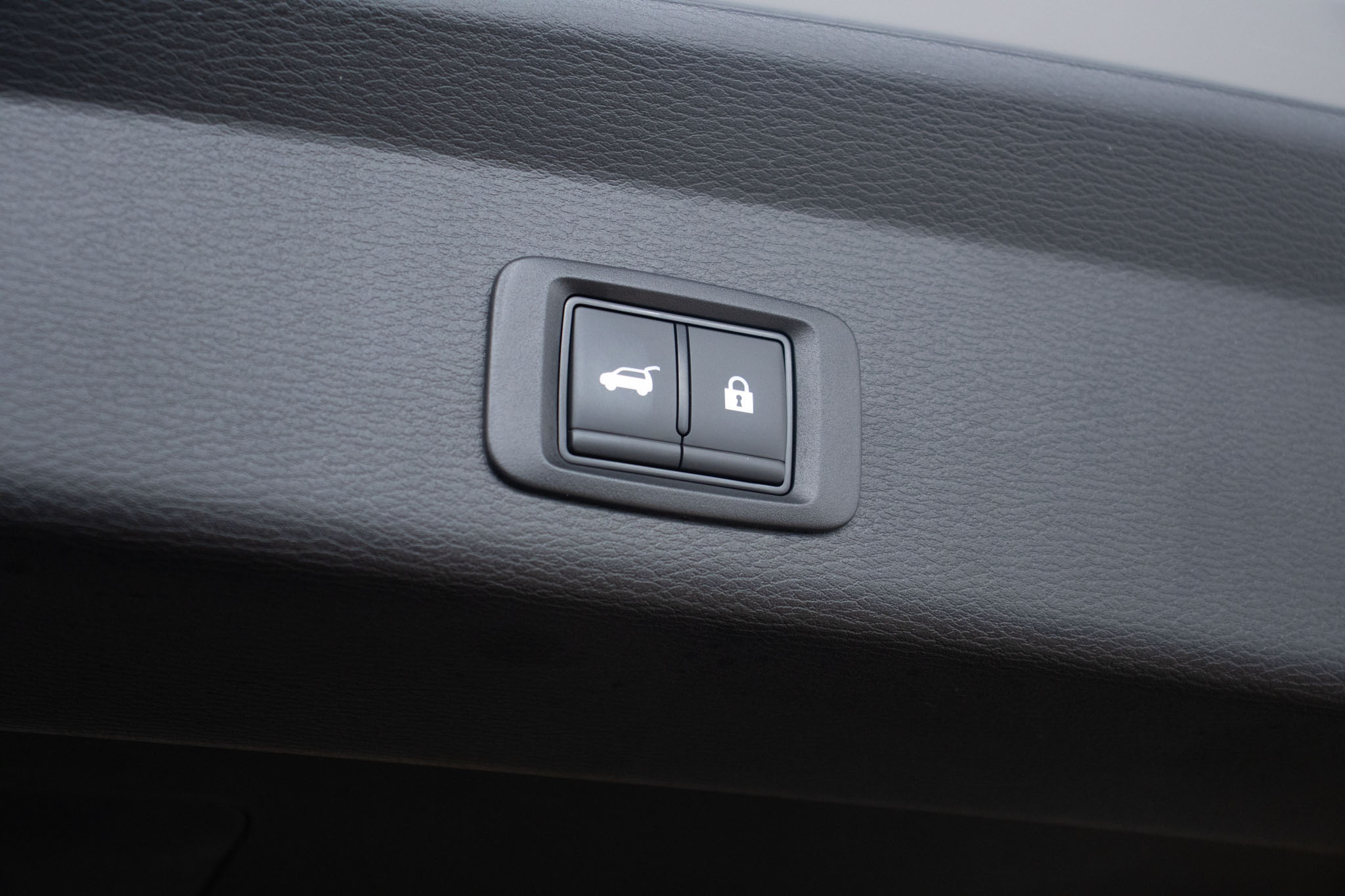 Mitsubishi-OUTLANDER-OUTLANDER HPE-S 2.4 4x4 Aut (Híbrido)