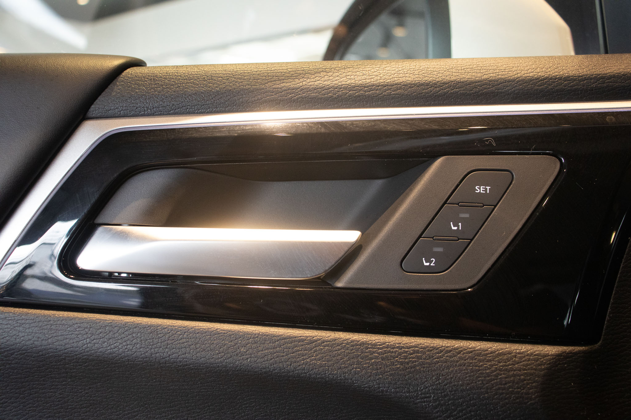 Mitsubishi-OUTLANDER-OUTLANDER HPE-S 2.4 4x4 Aut (Híbrido)