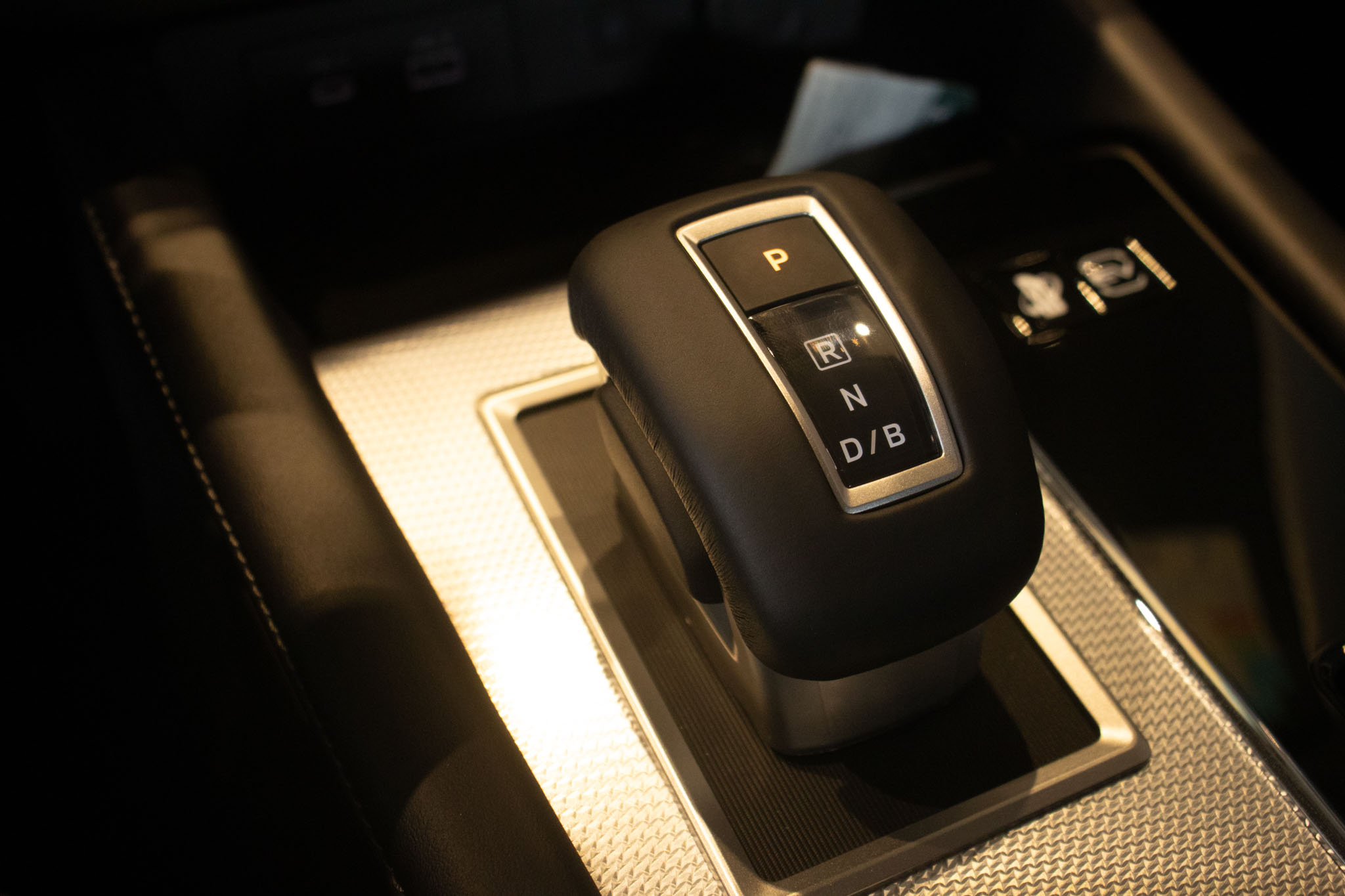 Mitsubishi-OUTLANDER-OUTLANDER HPE-S 2.4 4x4 Aut (Híbrido)