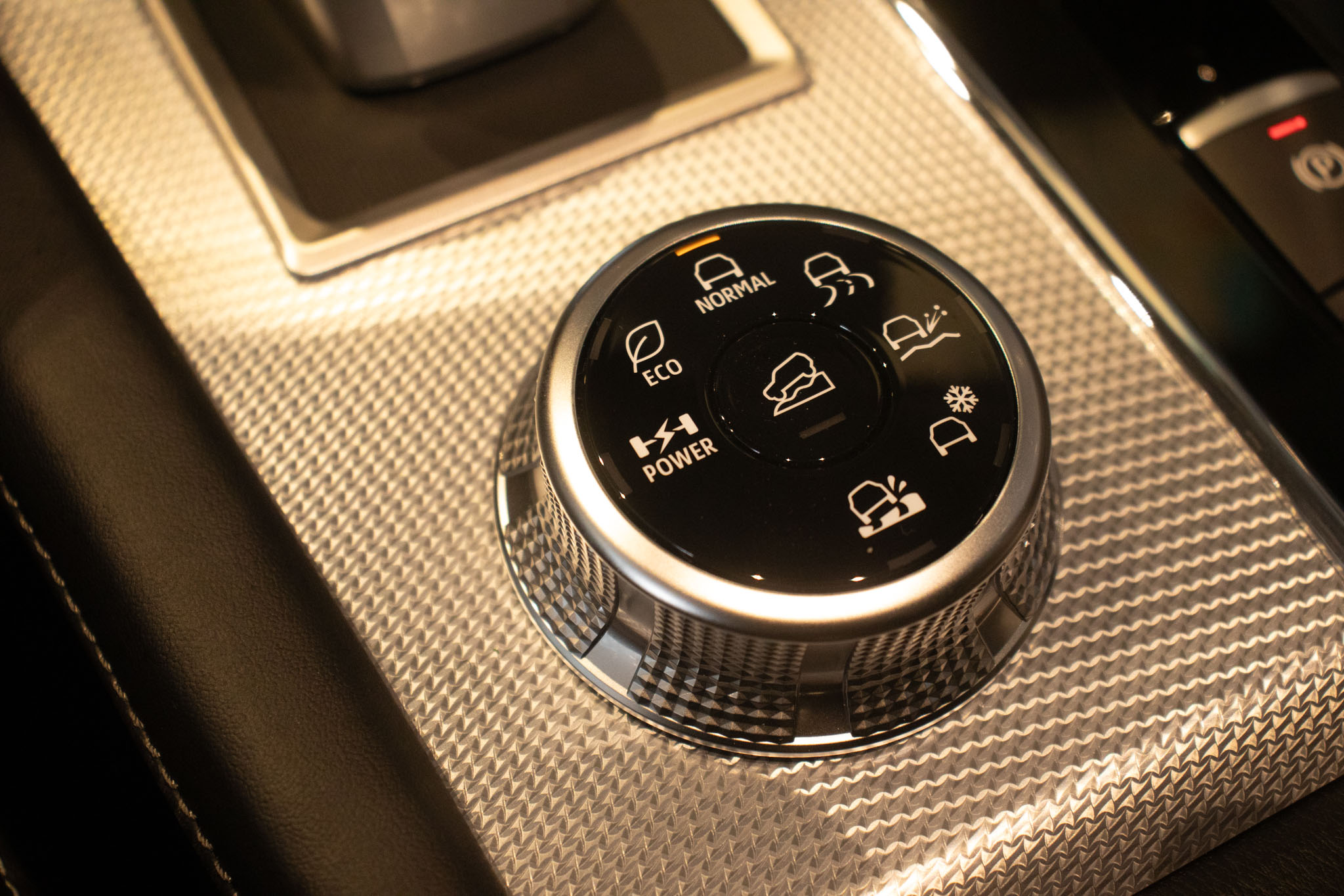 Mitsubishi-OUTLANDER-OUTLANDER HPE-S 2.4 4x4 Aut (Híbrido)