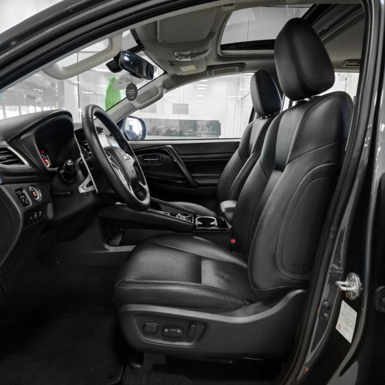 Mitsubishi-PAJERO SPORT-2.4 16V MIVEC TURBO DIESEL LEGEND AWD AUTOMÁTICO