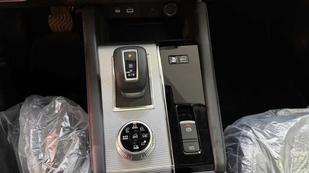 Mitsubishi-OUTLANDER-2.4 PHEV HPE-S S-AWC DHT