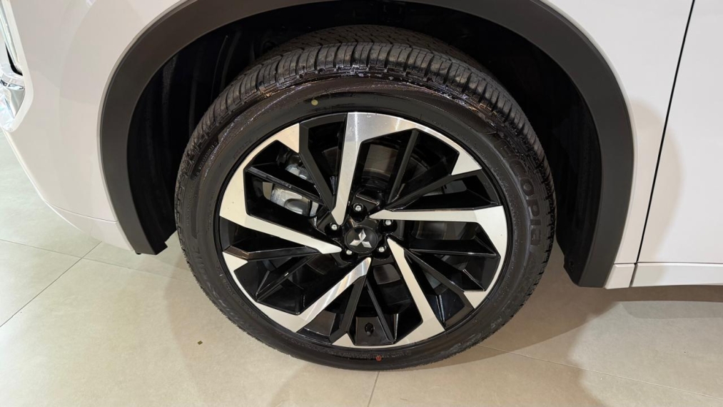 Mitsubishi-OUTLANDER-2.4 PHEV HPE-S S-AWC DHT