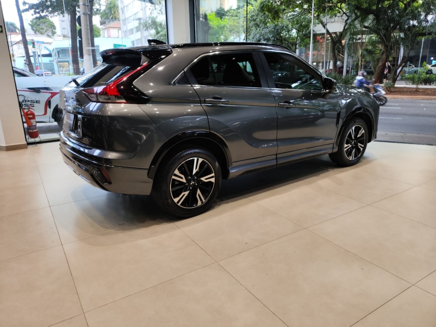 Mitsubishi-ECLIPSE CROSS-1.5 MIVEC TURBO GASOLINA HPE-S S-AWC CVT