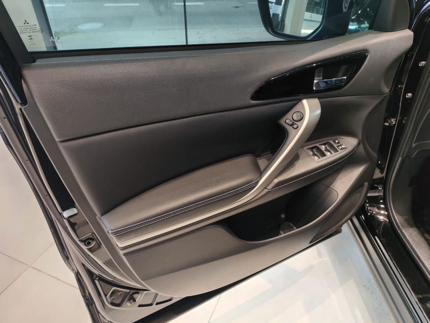 Mitsubishi-ECLIPSE CROSS-1.5 MIVEC TURBO GASOLINA HPE-S S-AWC CVT