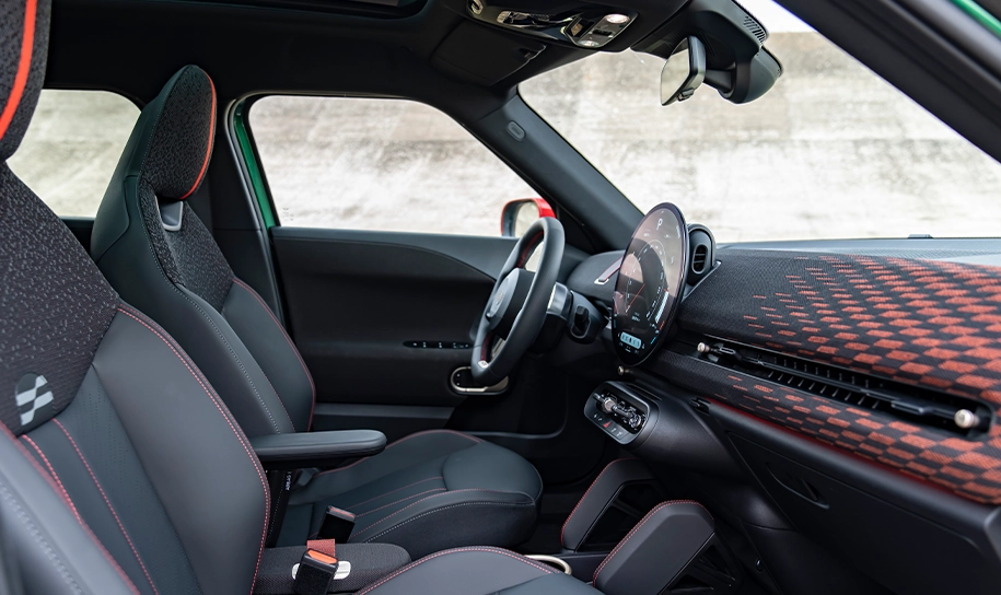 O PRIMEIRO MINI TOTALMENTE ELÉTRICO JOHN COOPER WORKS ACEMAN.