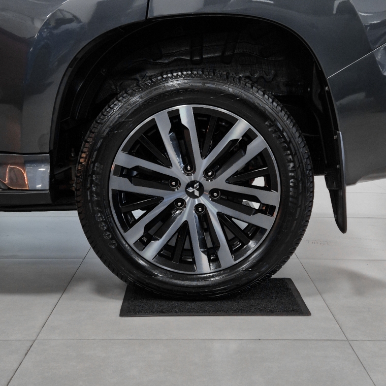 Mitsubishi-PAJERO SPORT-2.4 16V MIVEC TURBO DIESEL LEGEND AWD AUTOMÁTICO