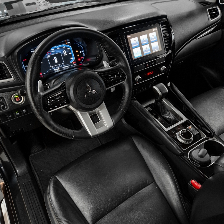 Mitsubishi-PAJERO SPORT-2.4 16V MIVEC TURBO DIESEL LEGEND AWD AUTOMÁTICO