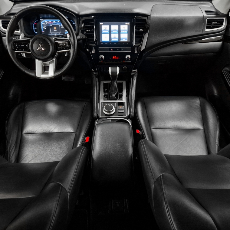 Mitsubishi-PAJERO SPORT-2.4 16V MIVEC TURBO DIESEL LEGEND AWD AUTOMÁTICO