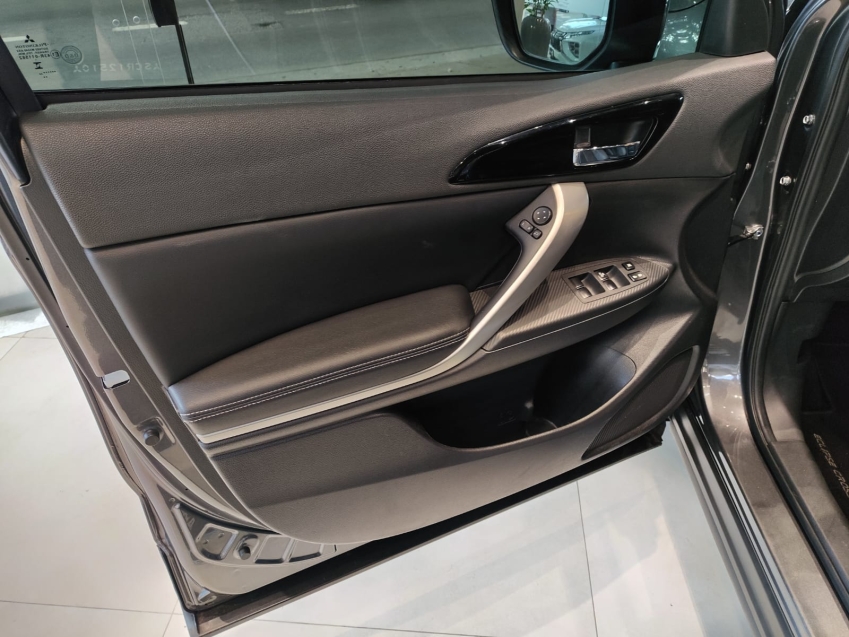 Mitsubishi-ECLIPSE CROSS-1.5 MIVEC TURBO GASOLINA HPE-S S-AWC CVT