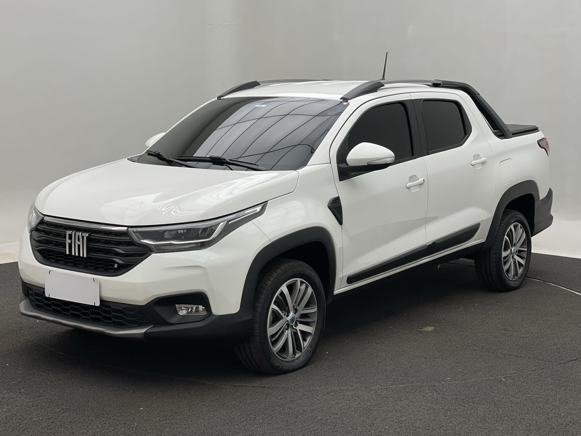 Fiat-STRADA-Strada Volcano 1.3 Flex 8V CD Aut.