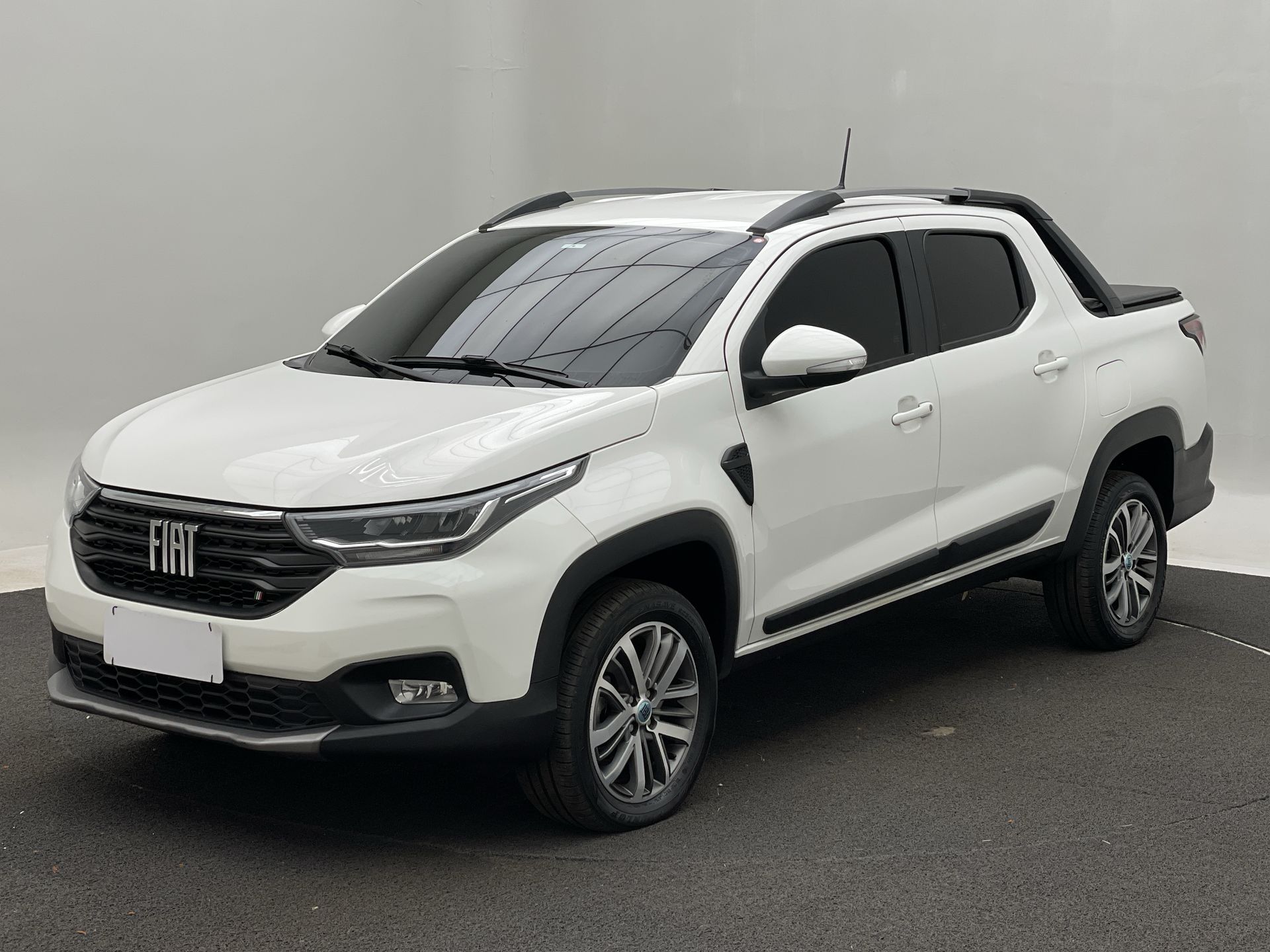 Strada Volcano 1.3 Flex 8V CD Aut.