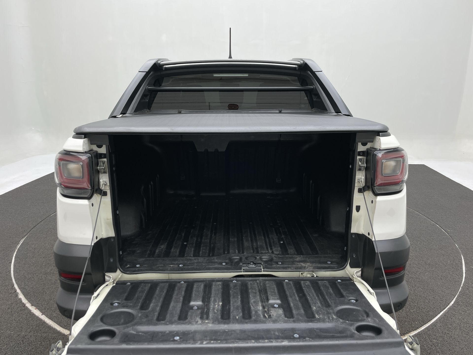 Fiat-STRADA-Strada Volcano 1.3 Flex 8V CD Aut.