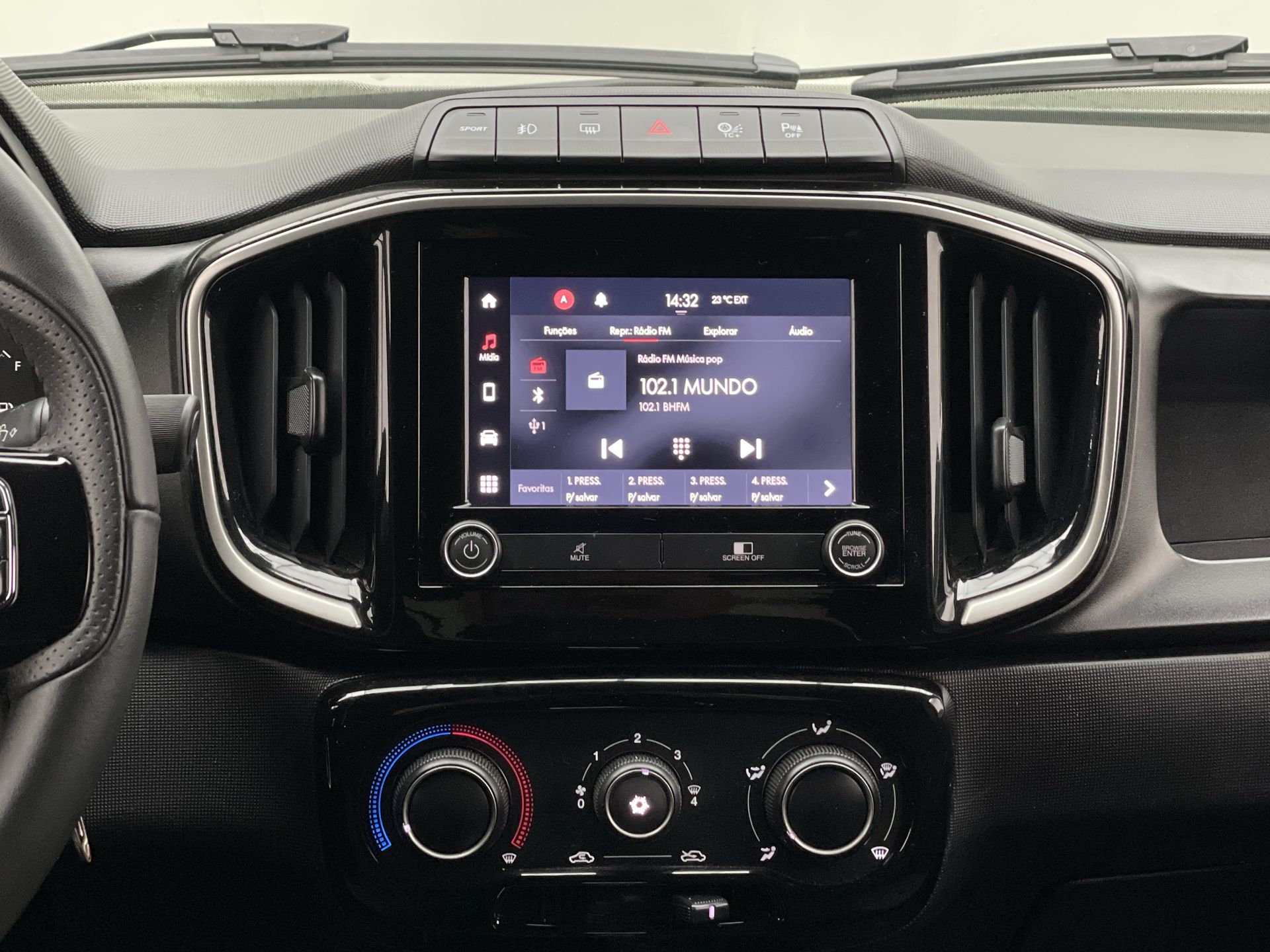 Fiat-STRADA-Strada Volcano 1.3 Flex 8V CD Aut.