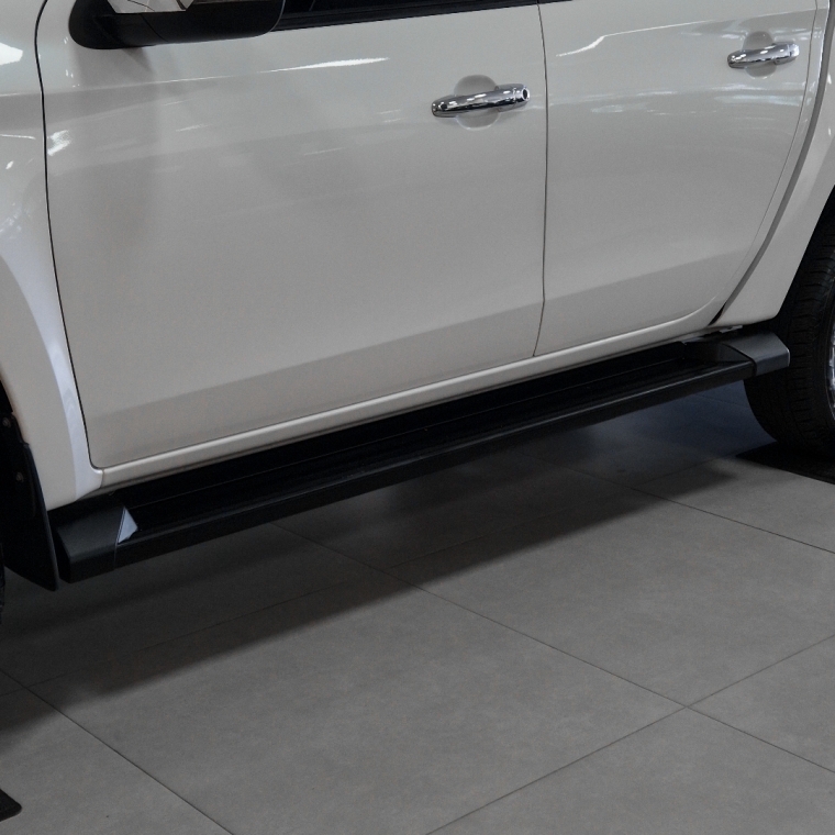 Mitsubishi-L200 TRITON-2.4 16V TURBO DIESEL SPORT HPE CD 4P 4X4 AUTOMÁTICO