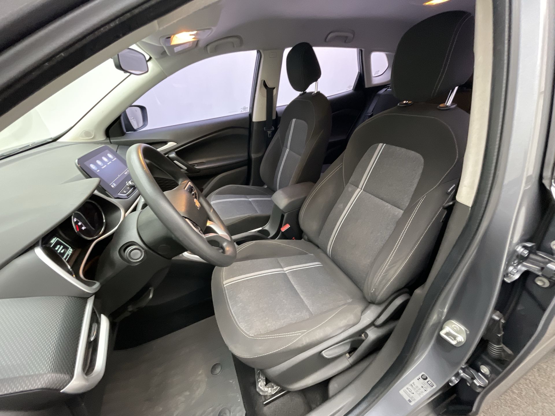 TRACKER LT 1.0 Turbo 12V Flex Aut.