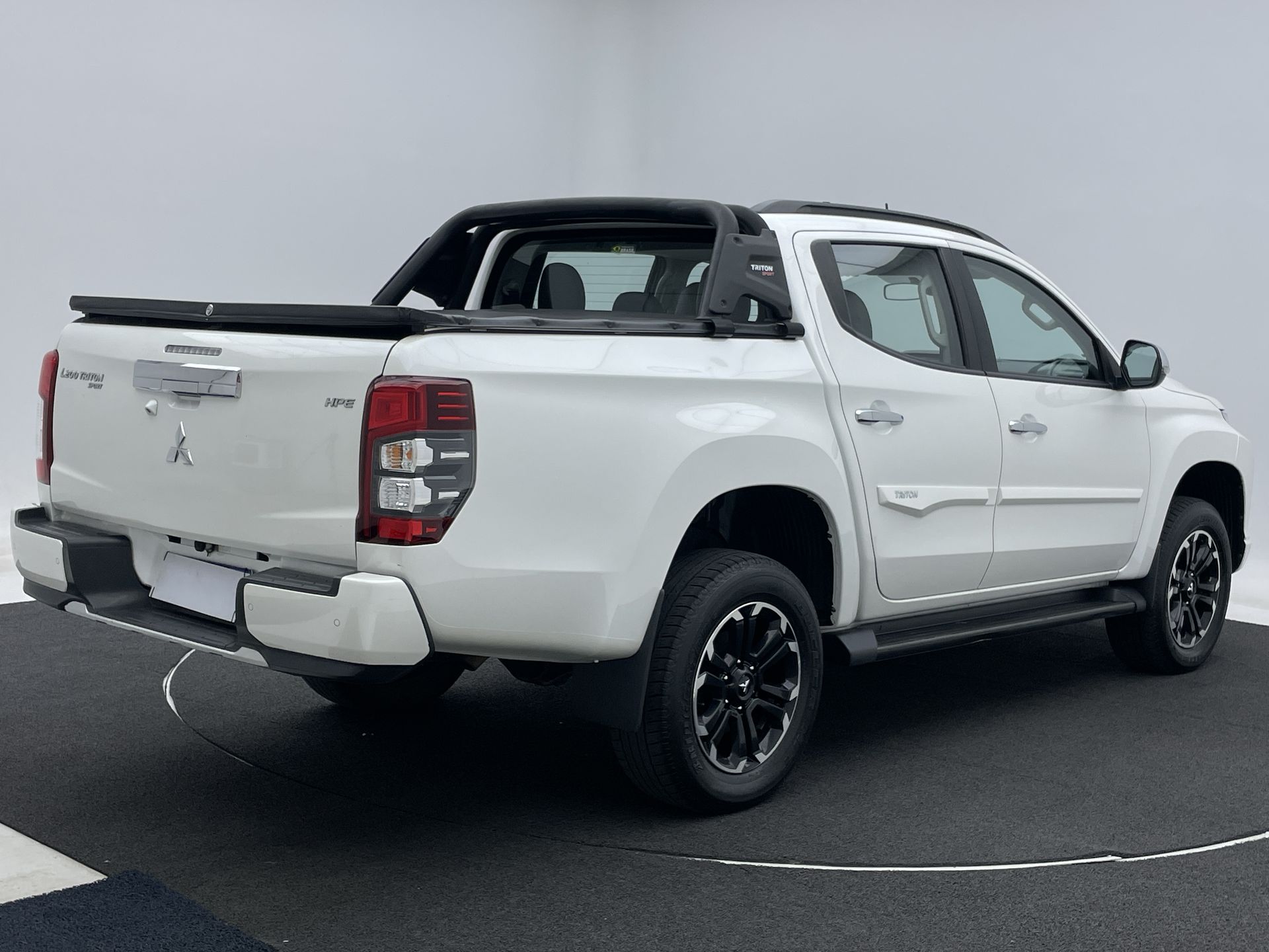 Mitsubishi-L200 TRITON-L200 Triton Sport HPE 2.4 CD Diesel Aut.