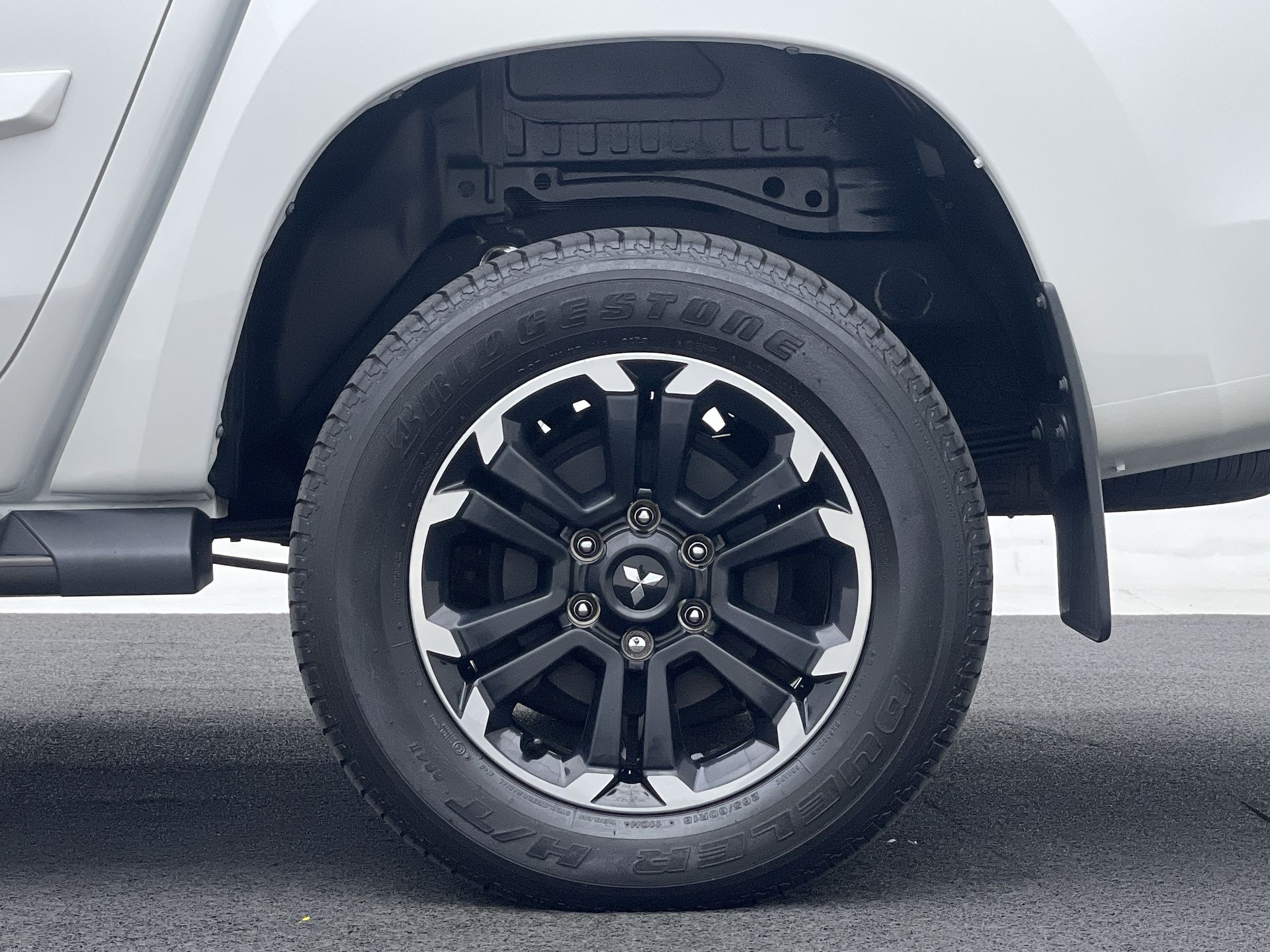 Mitsubishi-L200 TRITON-L200 Triton Sport HPE 2.4 CD Diesel Aut.