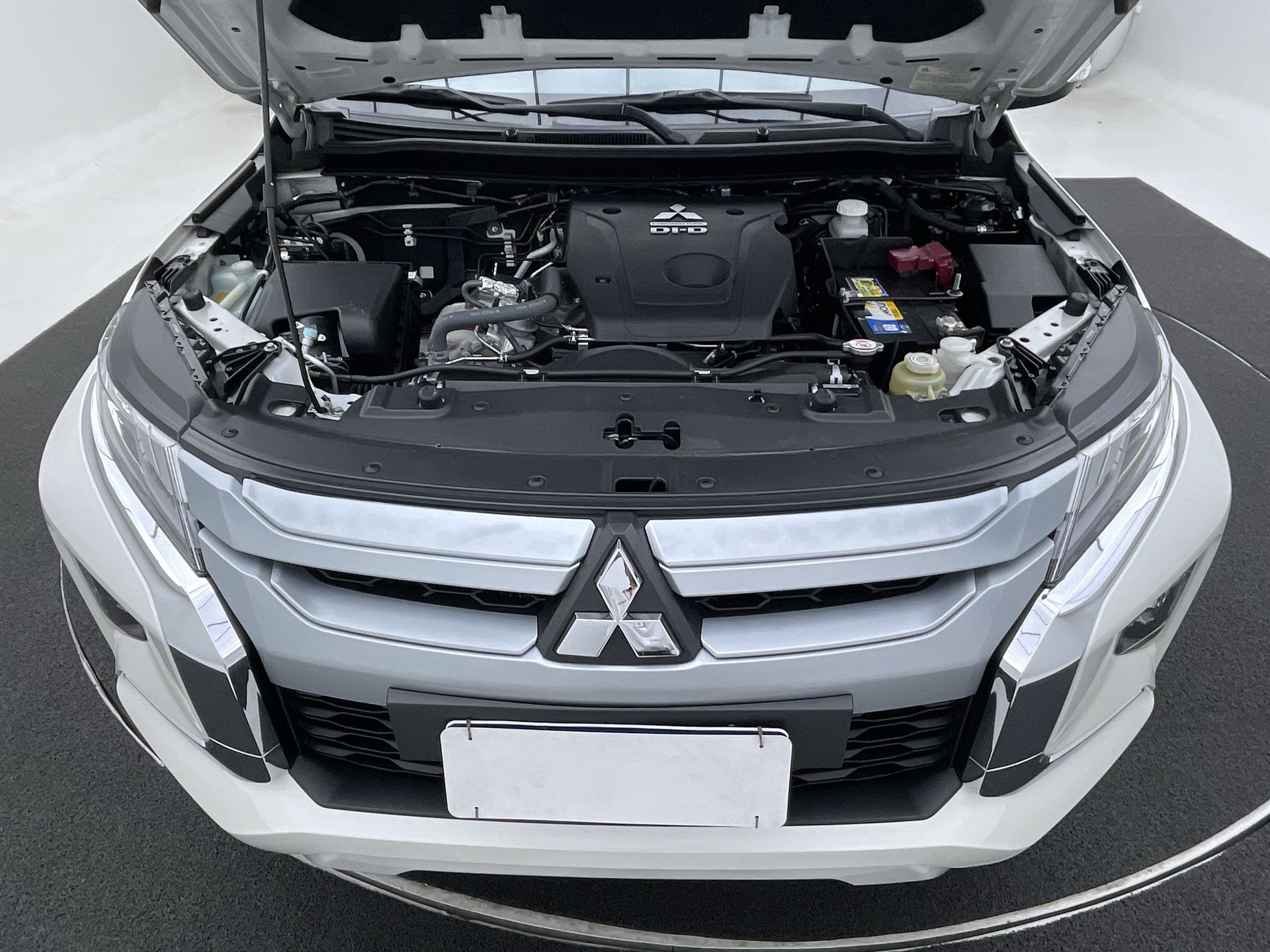 Mitsubishi-L200 TRITON-L200 Triton Sport HPE 2.4 CD Diesel Aut.