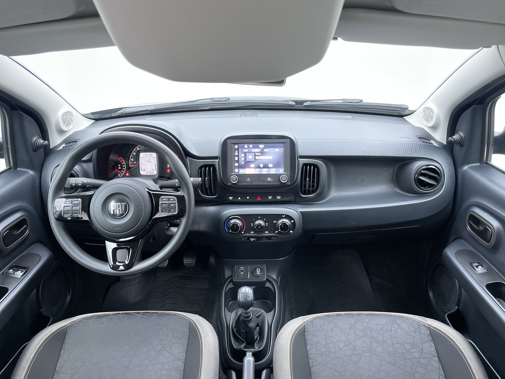 Fiat-MOBI-MOBI TREKKING 1.0 Flex 5p.