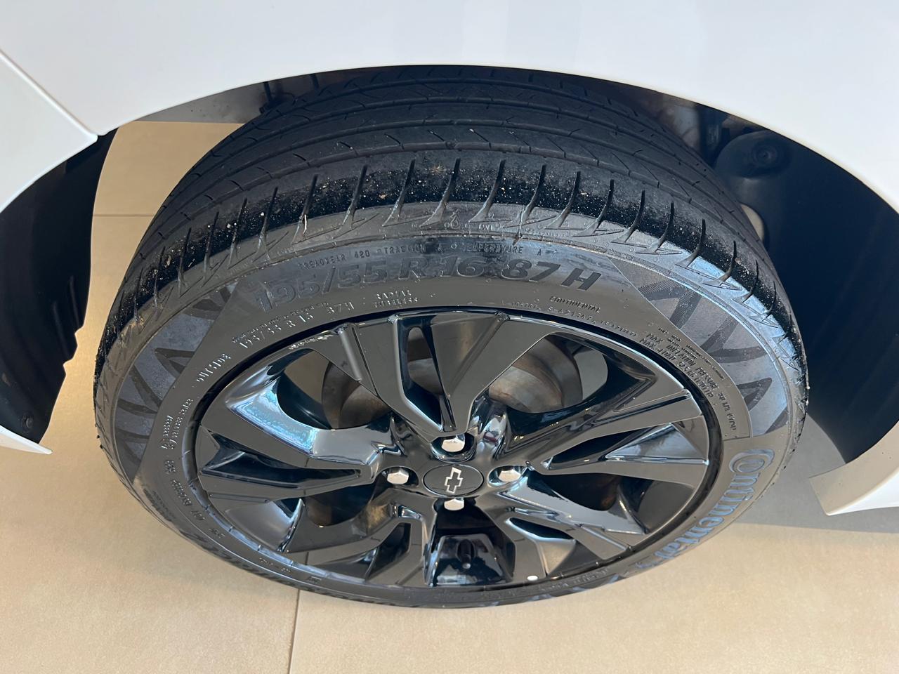 GM - Chevrolet-ONIX-ONIX HATCH RS 1.0 TB 12V Flex 5p Aut.