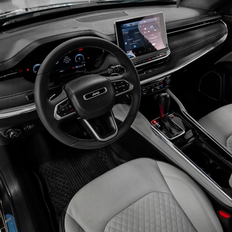 Jeep-COMMANDER-1.3 T270 TURBO FLEX OVERLAND AT6