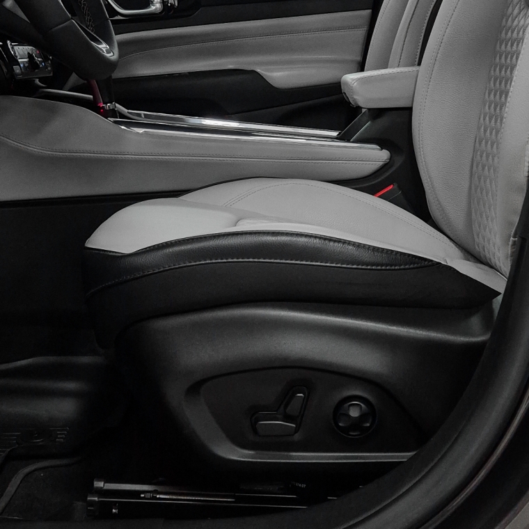 Jeep-COMMANDER-1.3 T270 TURBO FLEX OVERLAND AT6