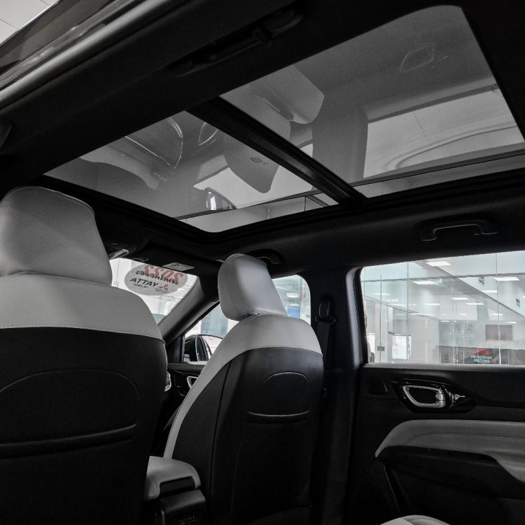 Jeep-COMMANDER-1.3 T270 TURBO FLEX OVERLAND AT6