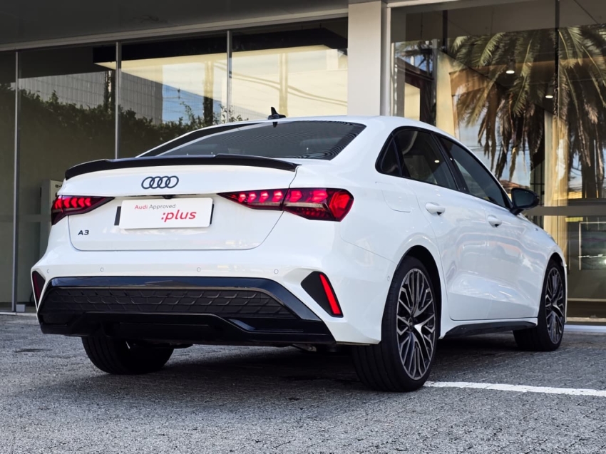 Audi-A3-2.0 40 TFSI GASOLINA SEDAN PERFORMANCE BLACK S-TRONIC