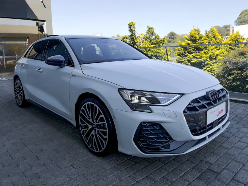 Audi-A3-2.0 40 TFSI GASOLINA SPORTBACK PERFORMANCE BLACK S-TRONIC