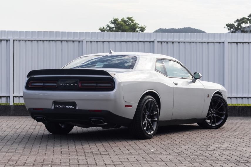 Dodge-CHALLENGER-6.4 V8 HEMI GASOLINA R/T SCAT PACK TORQUEFLITE