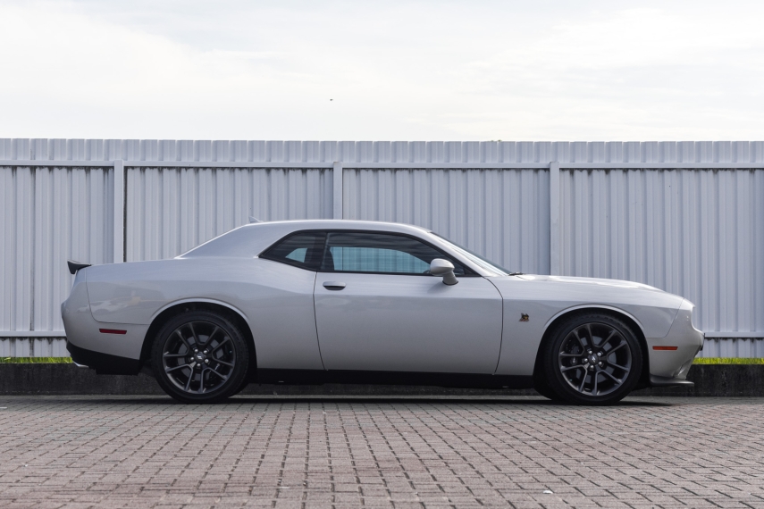 Dodge-CHALLENGER-6.4 V8 HEMI GASOLINA R/T SCAT PACK TORQUEFLITE