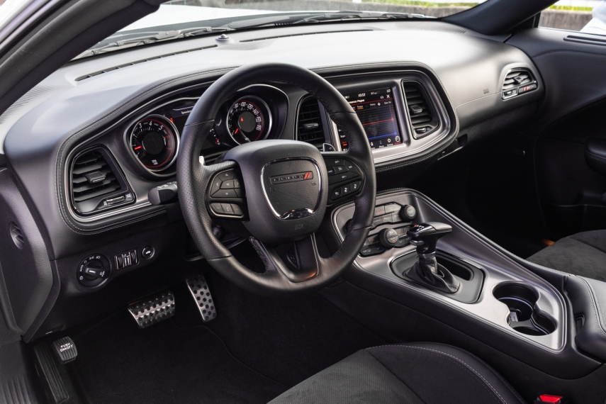 Dodge-CHALLENGER-6.4 V8 HEMI GASOLINA R/T SCAT PACK TORQUEFLITE