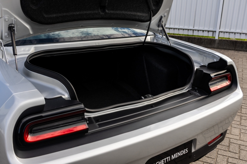 Dodge-CHALLENGER-6.4 V8 HEMI GASOLINA R/T SCAT PACK TORQUEFLITE