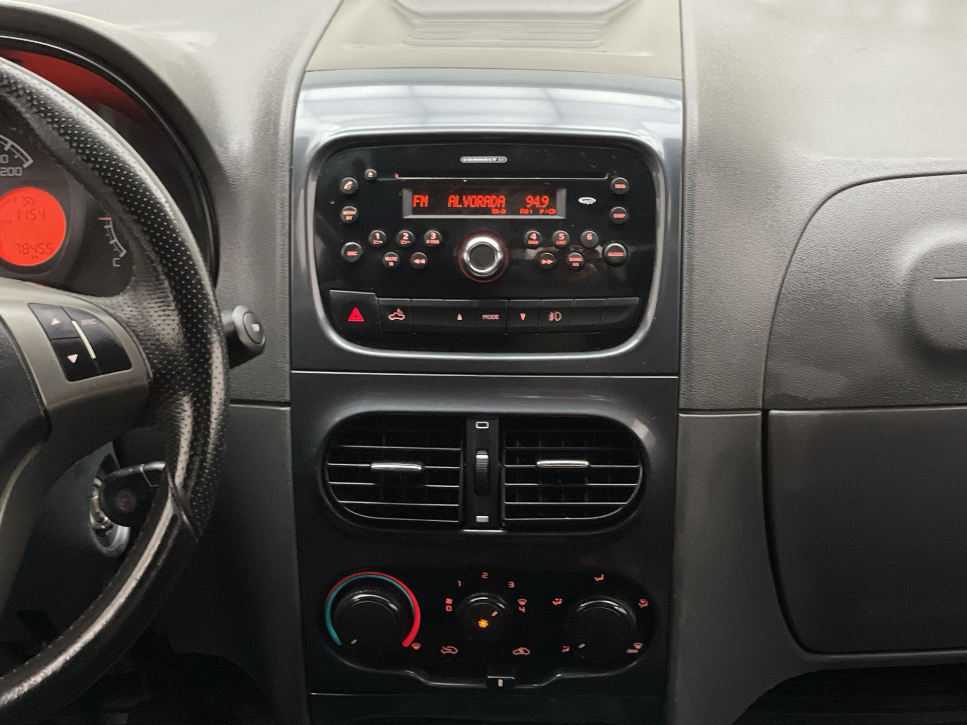 Fiat-STRADA-Strada Freedom 1.4 Flex 8V CS