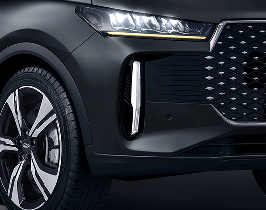 Nova assinatura luminosa vertical em cristal